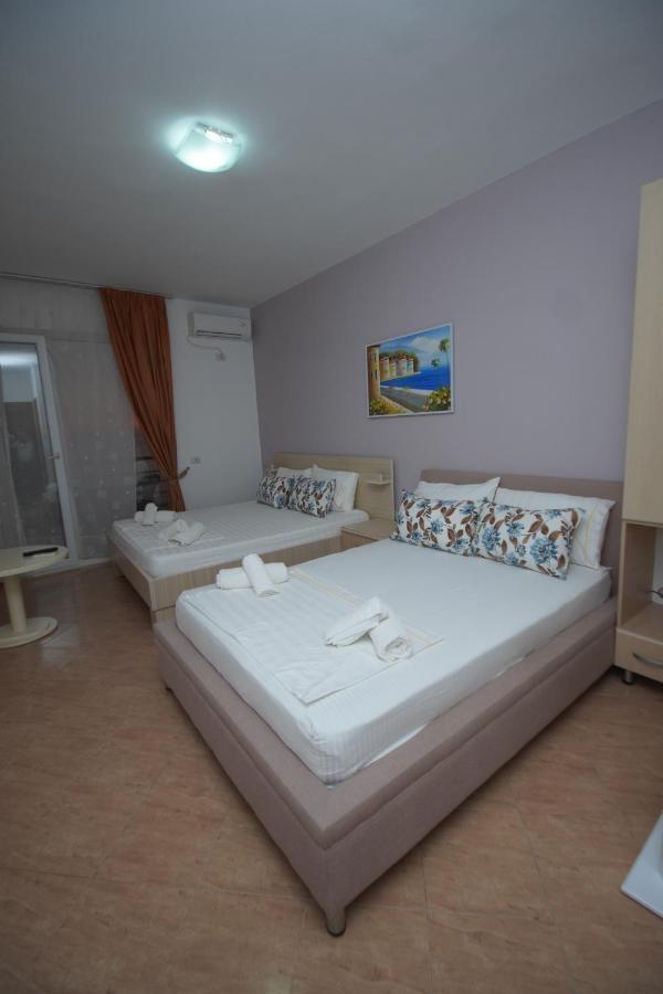 Sun Shine Guest House Durrës 外观 照片