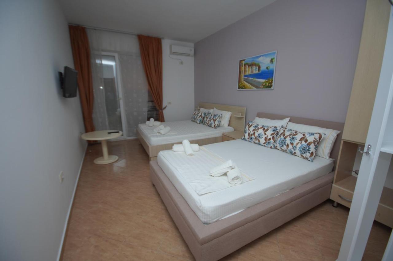 Sun Shine Guest House Durrës 外观 照片