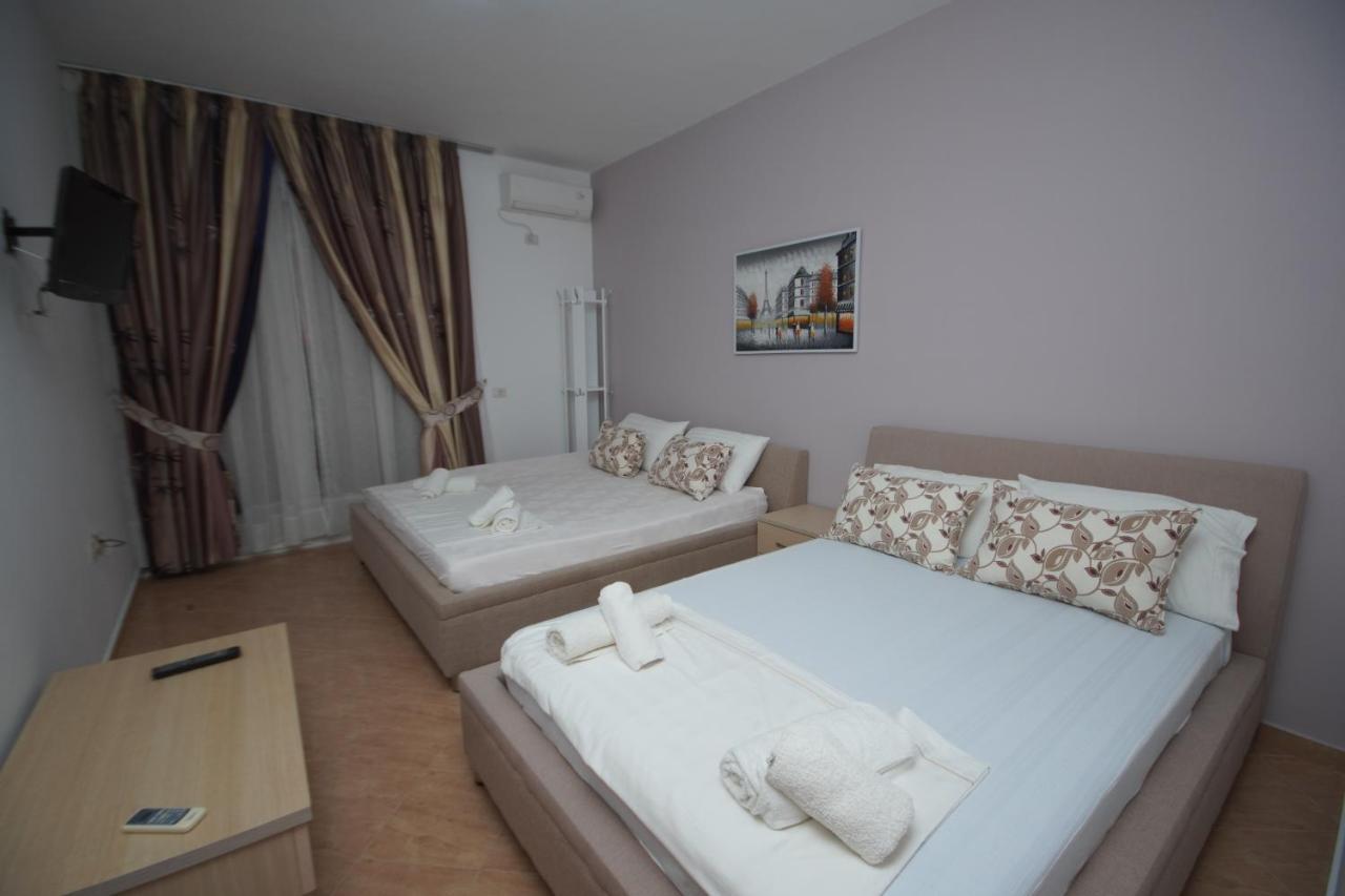 Sun Shine Guest House Durrës 外观 照片